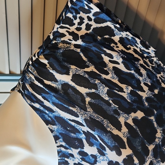 Jocelyn Smith Top Blue Leopard Print Top - Picture 6 of 11